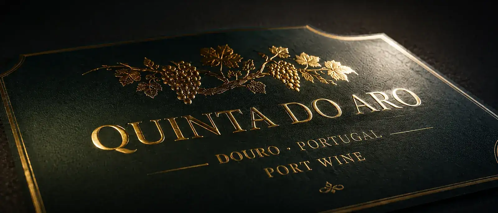 Détail macro d'une dorure à chaud or sur une étiquette